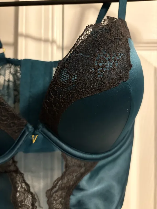 Victoria's Secret Bra - Image 2