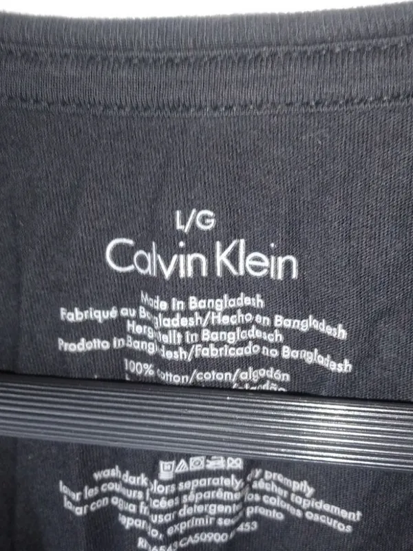 Calvin Klein L V-Neck Short Sleeve T-Shirt Top in Black - Image 2