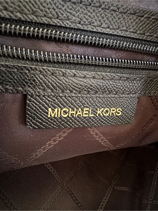 Michael Michael Kors Voyager Medium Crossgrain Leather Tote Bag Black - Image 15