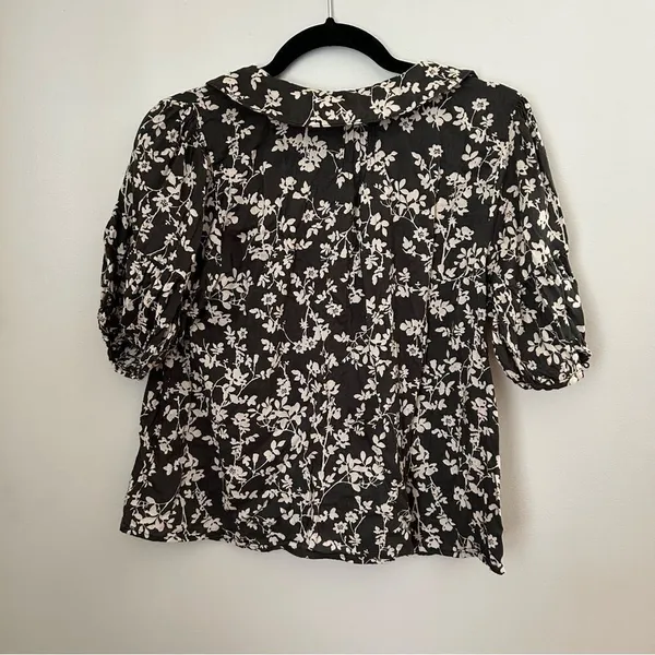 Old Navy Blouse Button Down Short Sleeve Gray Cream Floral Print Business Casual - Image 5