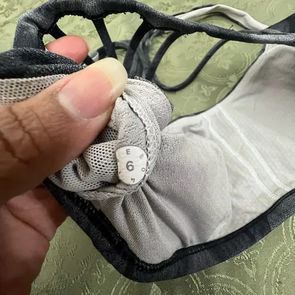 Lululemon Athletica Gray Patterned Sports Bra size 6 - Image 6
