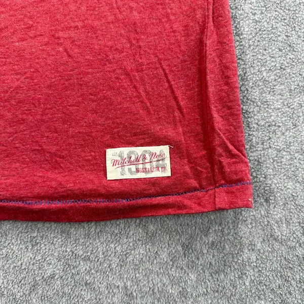 Washington Capitals Mitchell & Ness Tee Shirt Women's LG V-Neck Distressed Retro - Image 5