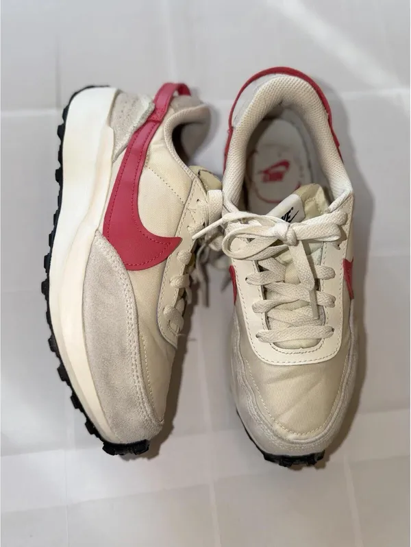 Size 7 US Women’s Nike Waffle Debut Women's Running Shoes Sail Black Aster Pink - Image 3