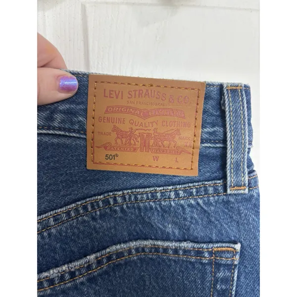 Levi’s Women's 501 Medium Wash Jeans Button Fly 27X28 Classic Straight - Image 3