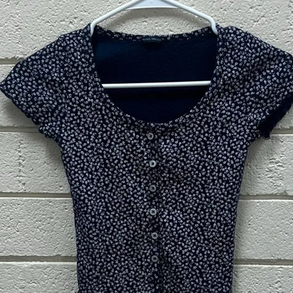 Brandy Melville Blue Floral Zelly Top one size - Image 8