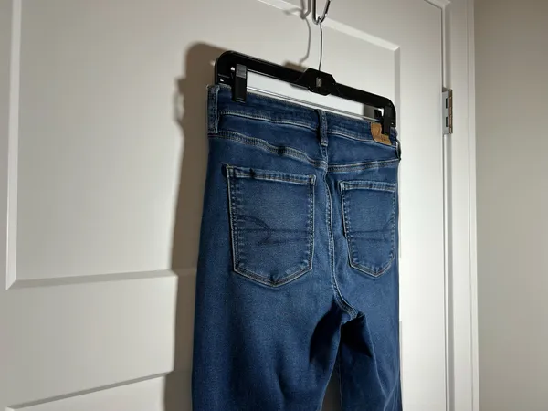 Size 8 high rise jegging - American Eagle - Image 4
