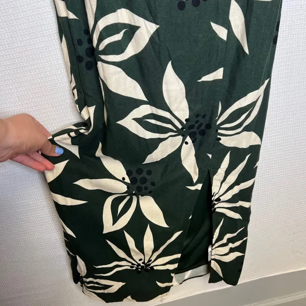 Francescas Forest Green Tropical Floral Linen Blend Puff Sleeve Midi Dress M - Image 2