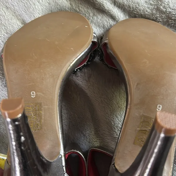 Vintage by Jeffrey Campbell Pewter/Red Ankle Strap 3” Heels Sz 9 - Image 9