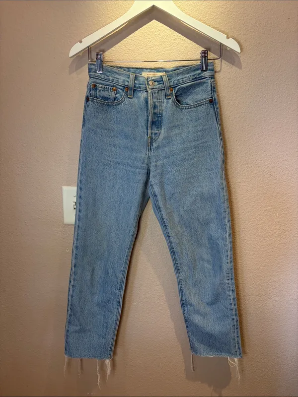 Levi’s Women’s Premium Denim Jeans Wedgie Straight Size 24 - Image 2