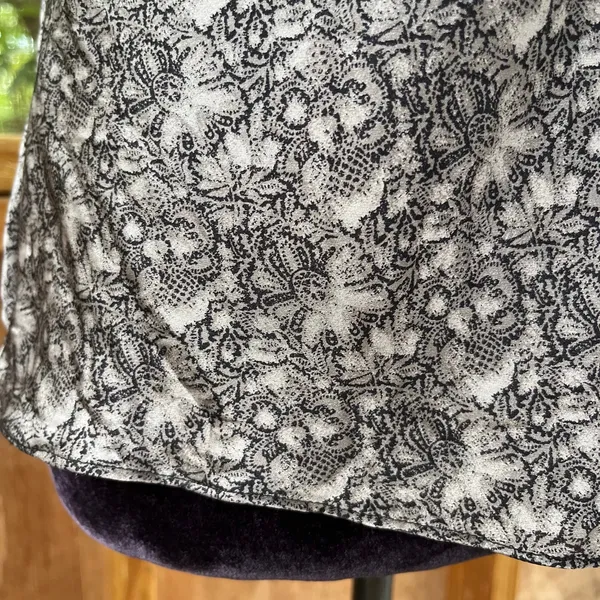 Ann Taylor Women's Grey Printed Sleeveless Silk Cami Top Size 8 - Image 4