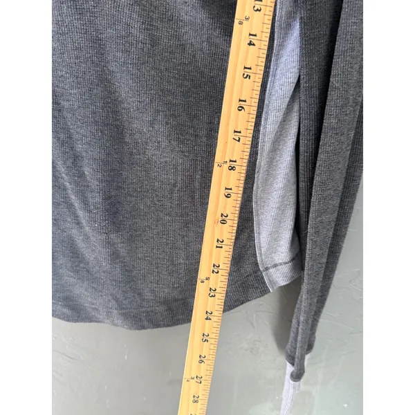 Grey Colorblock Waffle Knit‎ Henley Long Sleeve Snap Button Top Bella Swan Small - Image 6