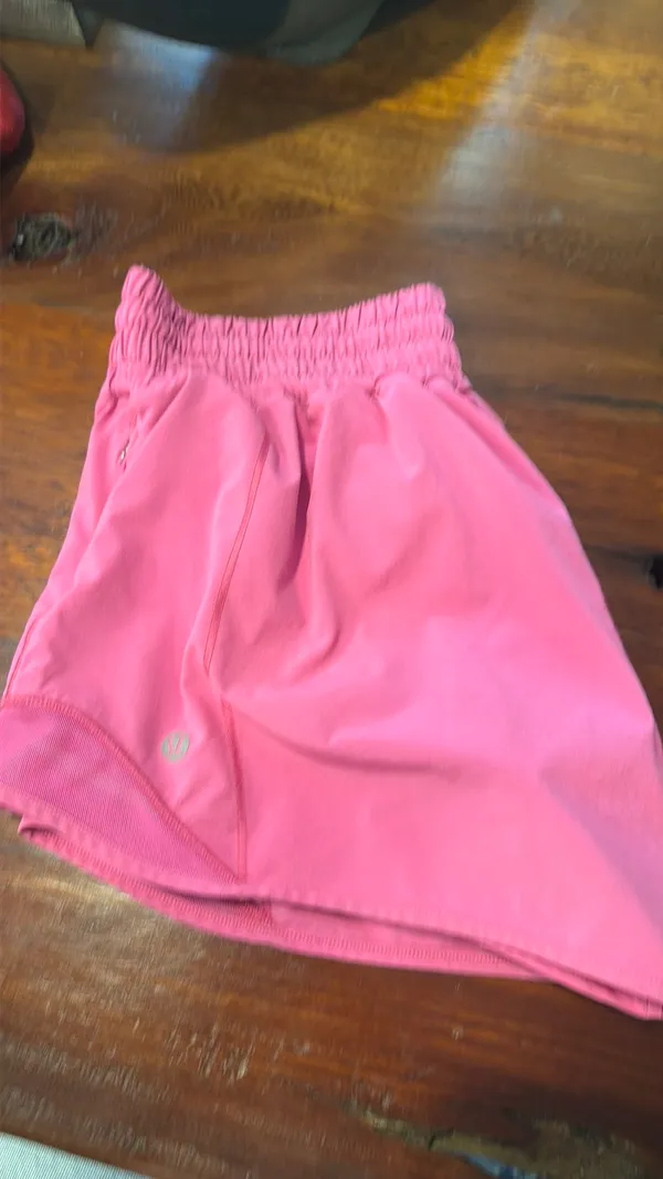 Lululemon Shorts Hotty Hot - Image 3