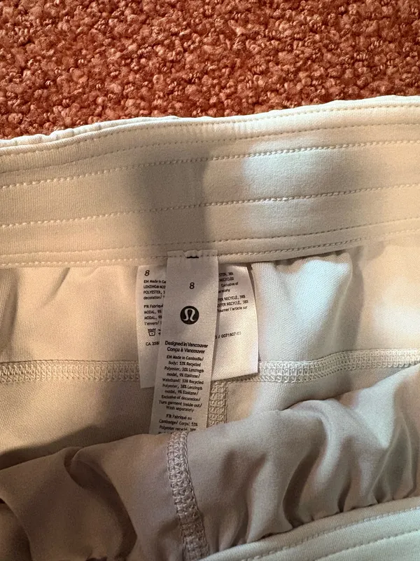 Lululemon Softstreme Shorts Bone - Image 3