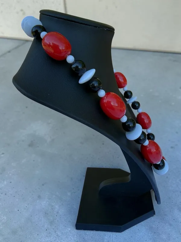 Vintage 60s Mod Chunky Beaded Statement Necklace Red Black White Acrylic‎ 20” - Image 2