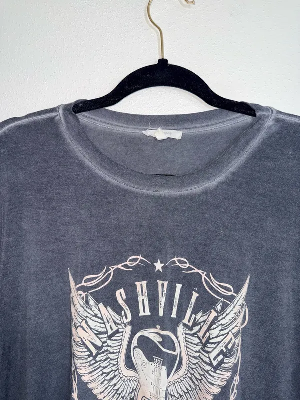 Maurices Nashville TN Wings Graphic Tee Dark Gray Relaxed Fit - Image 3