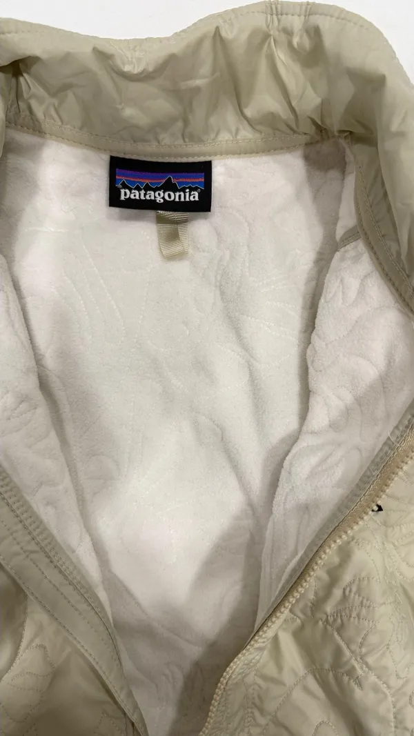 Patagonia ivory Jacket Women’s xsmall - Image 3