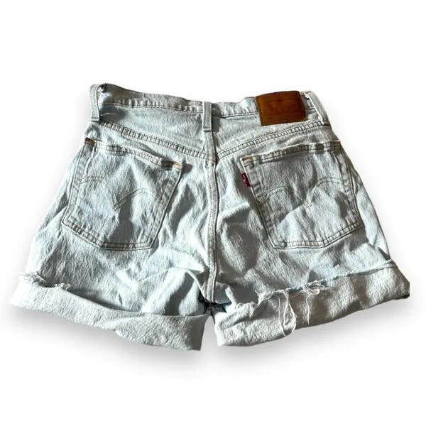 Levi’s 501 shorts size 26 nwt - Image 2