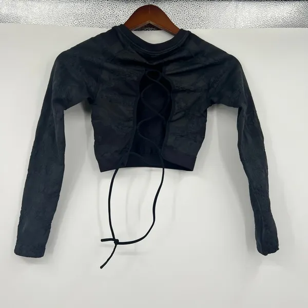 Gymshark Adapt lace up open back Seamless long sleeve crop top in black size XS - Image 5