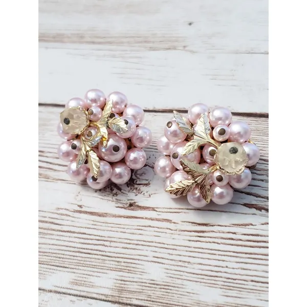 Vintage Clip On Earrings - Pink with Gold Tone Leaf Detail - Image 2