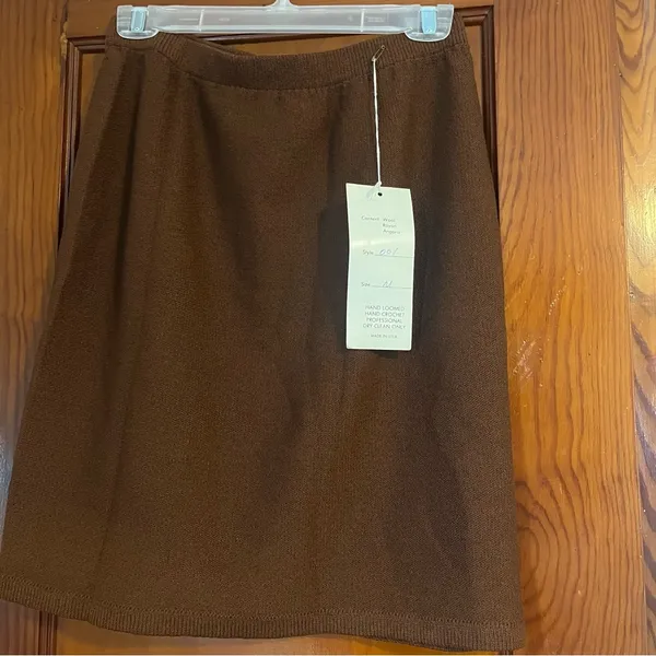 NWT vintage mini Skirt with Black leather Accents - Image 3