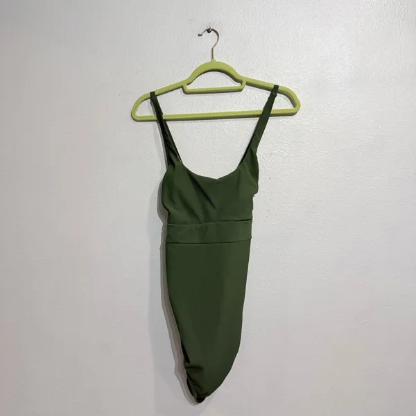 Cupshe Olive Green Ribbed One Piece Swimsuit Sz M NWT - Image 2