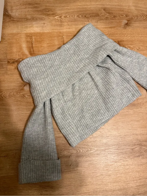Jessica Simpson Gray Ribbed Sweater NWT - Image 2