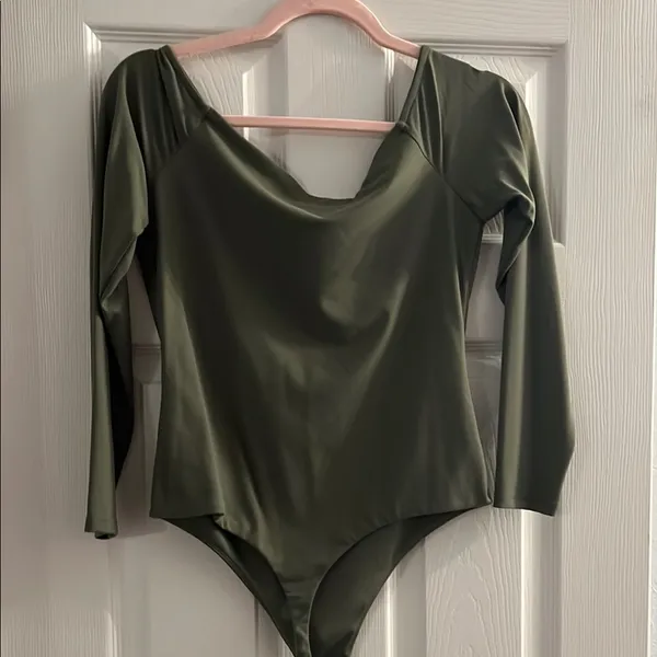 Nuuds Forest Green Bodysuit… new without tags…. Never worn Size L - Image 4
