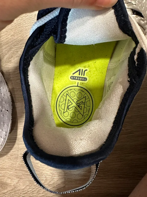 Nike Air Shoes - Image 4