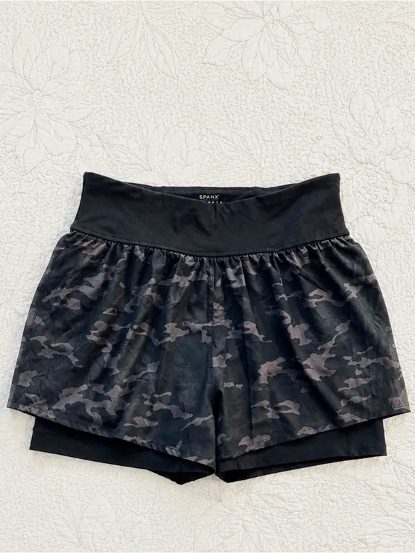 💥SPANX Get Moving Camo 2-in-1 Running Athletic Shorts Black Size L💛 - Image 10