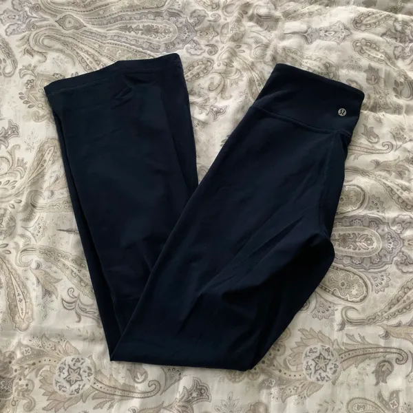 Lululemon Groove Pants Split Hem True Navy Size 6 - Image 2
