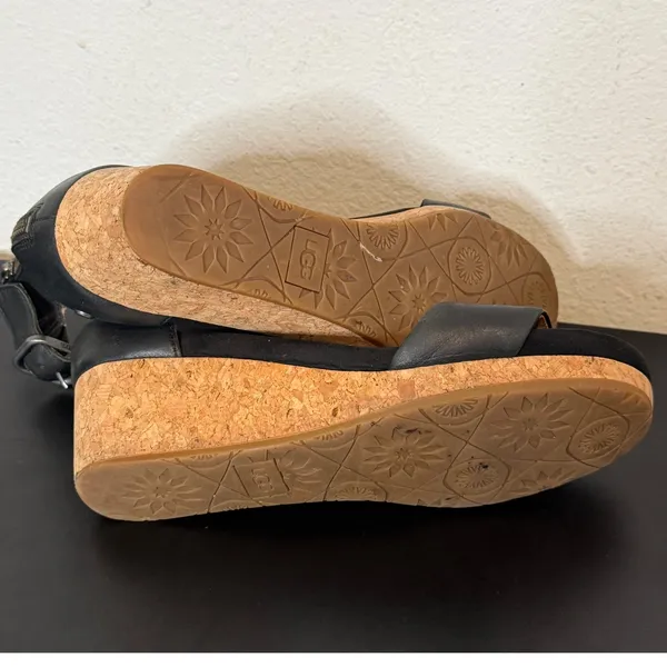 UGG Black Leather Wedge Sandals Womens 8.5 Zoe II Cork Ankle Strap 1102674 - Image 10