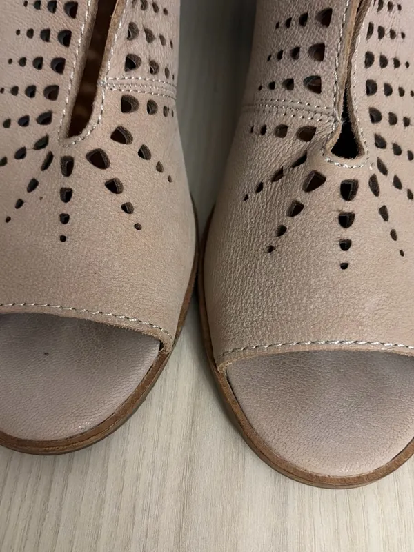 Lucky Brand Taupe Peep-Toe Block ankle booties size 10 - Image 3