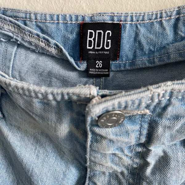 BDG No Waistband High Rise Denim Short - Image 7