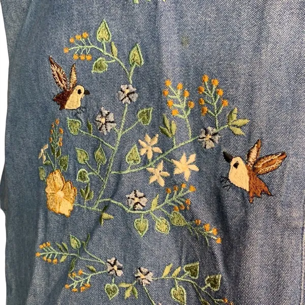 ‎Orvis Womens denim embroidered flower bird vest - Image 5