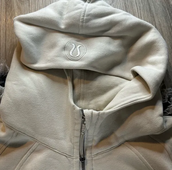 Lululemon Bone White Scuba Oversized Cropped Hoodie - Image 6