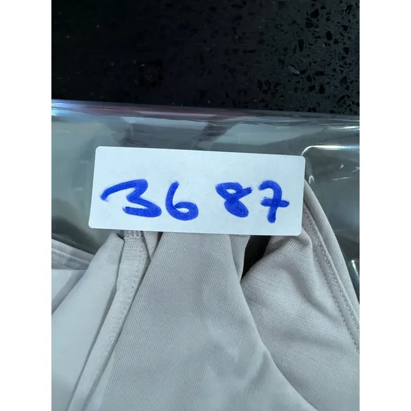 Lululemon Stronger as One Long Line Bra‎ *lululemon X Barrys Size 6 - Image 6