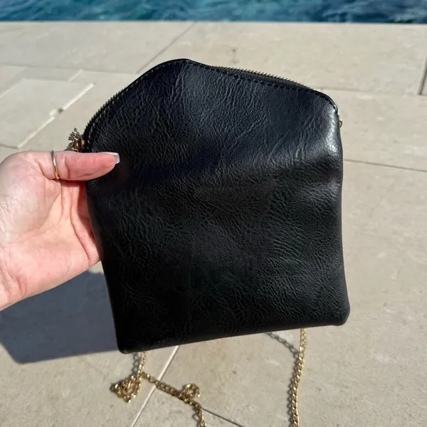 Black faux leather Crossbody Bag with Gold Chain - Image 5