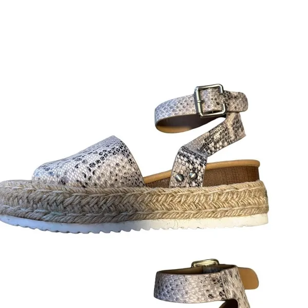 SODA Sandals Snake Print Grey 7 Womens Espadrille Platform Ankle Strap - Image 4