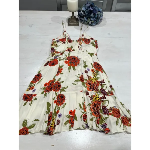 Free people white flower fit and flare dress Size‎ small like new! - Image 2