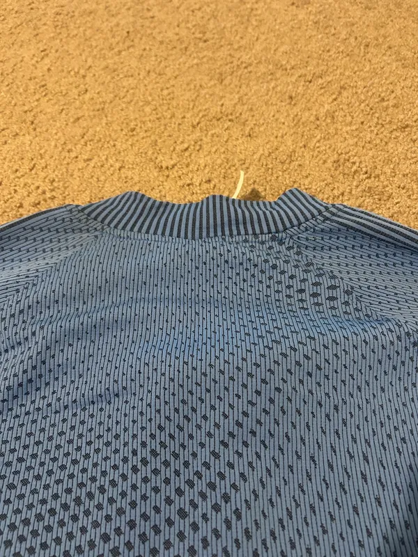 Lululemon Athletica Blue Patterned Half-Zip Top - Image 7