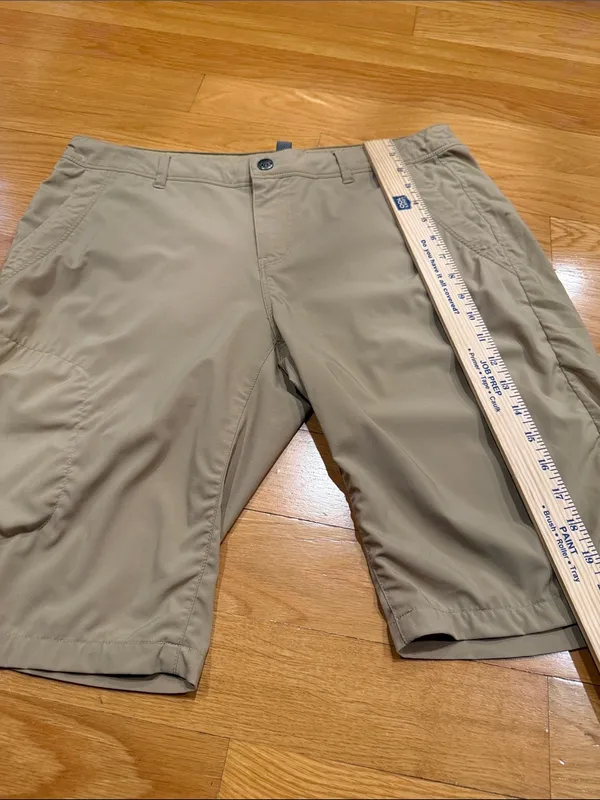 Rei women’s tan shorts size 12. - Image 5