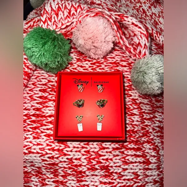 🎄❤️🎅🏼BaubleBar Disney Christmas Mickey Hot Choc Milk & Cookie 🥛🍪Earring Set🎄❤️🎅🏼 - Image 2