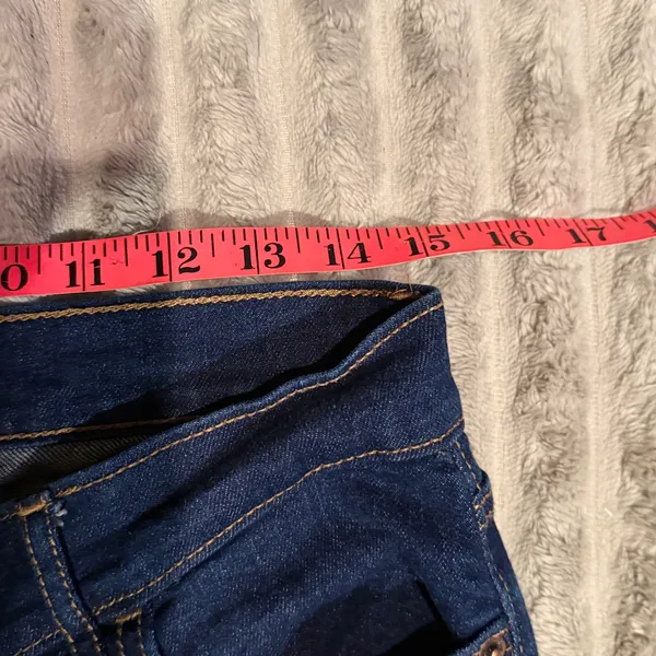Old Navy The Sweetheart Dark Wash Denim Capris Jeans Blue Size 6 Regular - Image 5