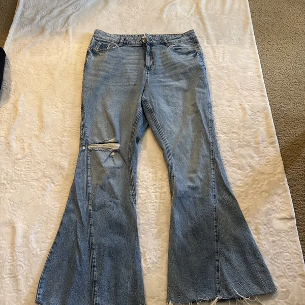 Forever 21 Flared Jeans Size 12 - Image 4