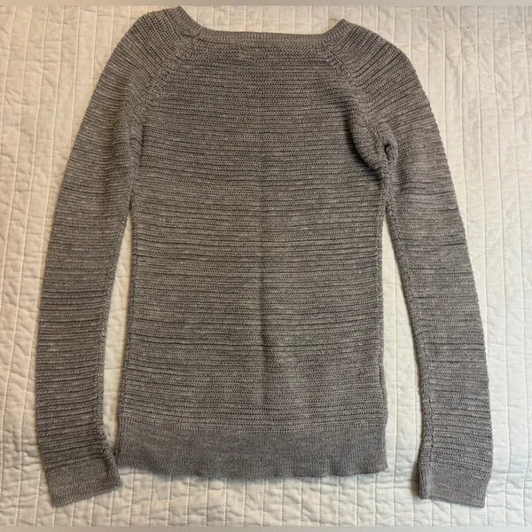 LOFT Women's Light Gray Crewneck Pullover Sweater NWOT - Image 2