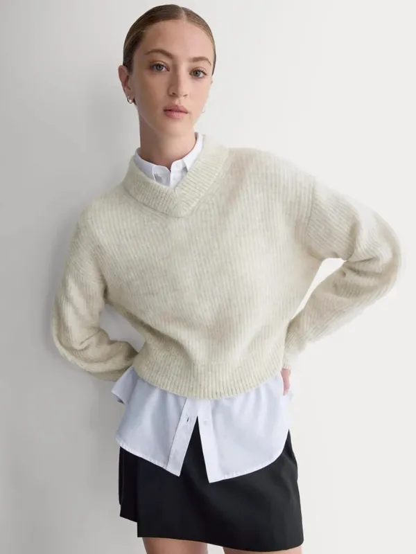 Everlane Cropped Cocoon Sweater V-Neck Medium Almond Alpaca - Image 8