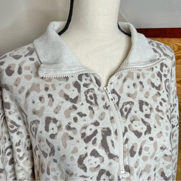 Grey Tan Leopard Print Oversized Quarter Zip Pullover Sweatshirt Small - Image 4