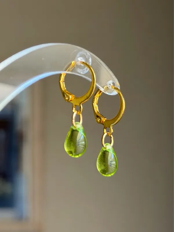 Handmade green mini teardrop Czech glass simple minimalist earrings💚 - Image 2
