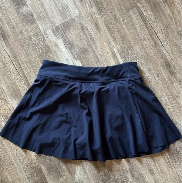 Women’s navy nike tennis skirt - Image 2