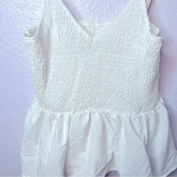 Women’s White Camisole Ruffle Hem Spaghetti Strap Stretchy Tank Top Size M New! - Image 2